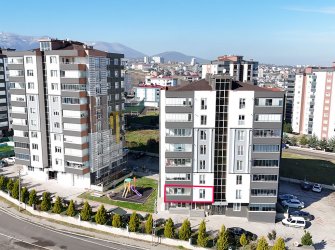 ATAKENTTE SİTE İÇİ CADDE CEPHE 165 M2 SİTEDE KİRALIK