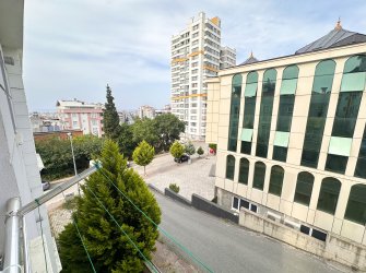 TRAMVAY DURAĞINDA EŞYALI 1+1 SATILIK DAİRE